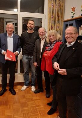 Peter Dreßen, Jonas Muth, Ortwin Vollmer, Roswitha Heidmann und Hermann Jäger bei der Ehrung